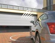 Automatisk garageport med fjernåbning