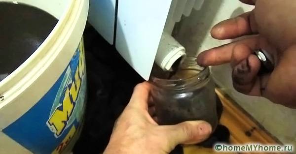 Das Vorhandensein von Schmutz in der Batterie ist das Ergebnis der Verwendung von Materialien geringer Qualität bei der Herstellung der Struktur