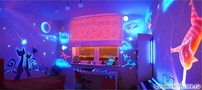LED-Leinwände können zu einer echten Dekoration eines Kinderzimmers werden, zeichnen sich aber gleichzeitig durch einen hohen Preis aus.