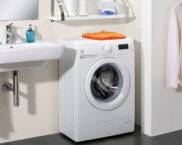 Anschluss der Waschmaschine an Wasserversorgung und Kanalisation