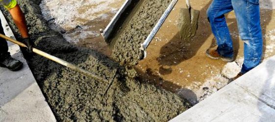 Ved hvilken temperatur kan der hældes beton