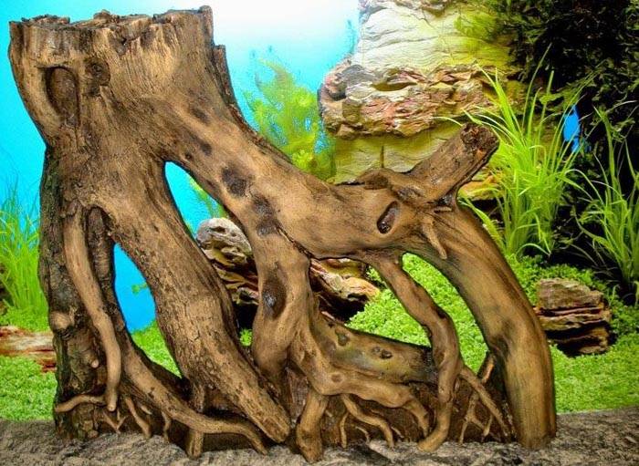 The appearance of an artificial driftwood does not differ from its natural counterpart, even in small details