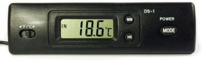 Das neutrale Erscheinungsbild ermöglicht den Einbau solcher Paneele, ohne die ästhetischen Parameter des Fahrzeuginnenraums zu beeinträchtigen.