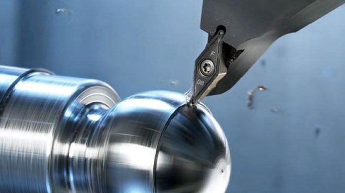 Mit einer Metalldrehmaschine für zu Hause können komplexe und einzigartige Produkte fehlerfrei hergestellt werden