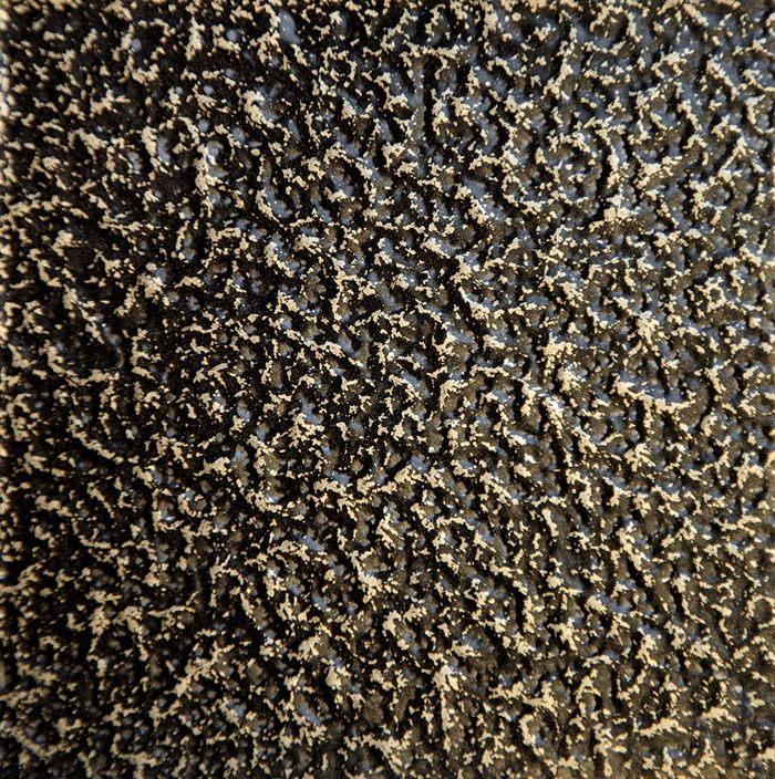 Manchmal wird eine Pulverbeschichtung als Hammerbeschichtung bezeichnet, da die Oberfläche mit einem charakteristischen Relief erhalten wird