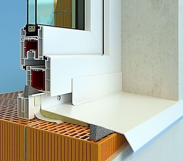 Die Installation der Ebbe erfolgt an einem Hang mit einem Einschnitt in der Fassade. Während der Installation wurde ein dampfdurchlässiges Band verwendet.