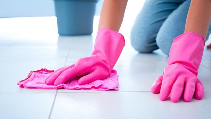 Denken Sie daran: Sie müssen sehr vorsichtig mit solchen Medikamenten arbeiten und Schutzausrüstung verwenden: Handschuhe und Atemschutzmaske