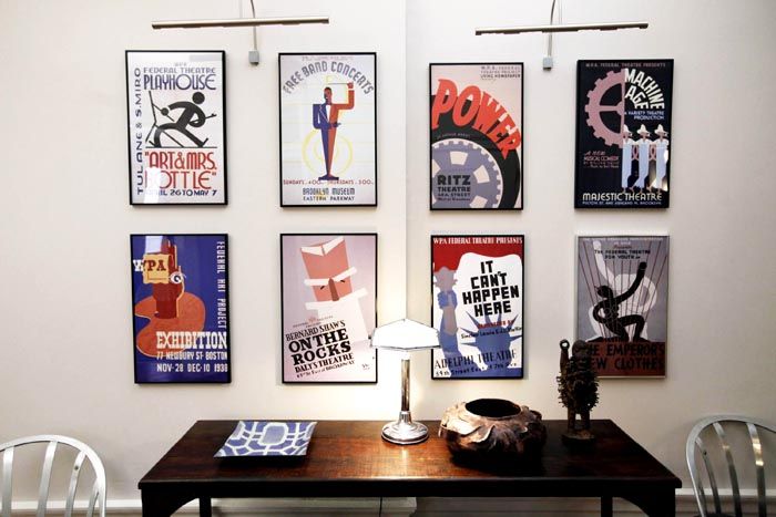 Plakat może zawierać dowolne informacje, składać się z różnych wątków, symbolizować wydarzenie lub przekazywać określone informacje