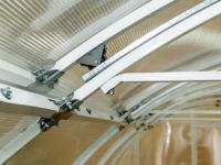 Rolki z łożyskami zapewniają bezpieczne podparcie, cichy, niezakłócony ruch
