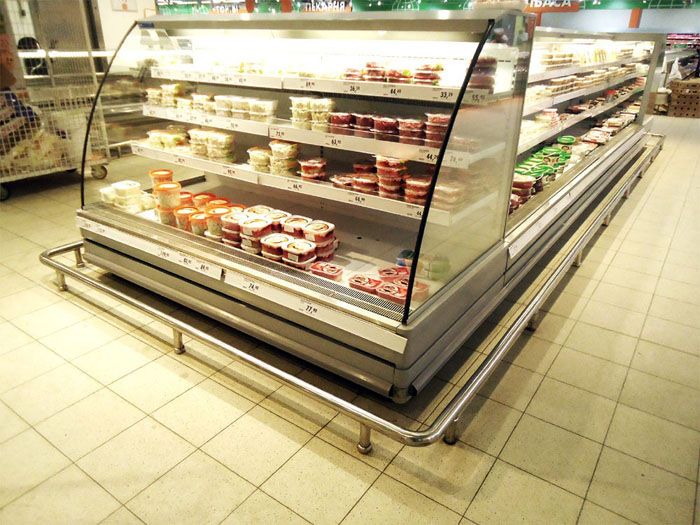 Lave gjerder (støtfangere) brukes til å beskytte det dekorative veggbelegget med vogner i kommersielle virksomheter