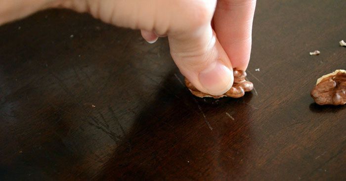 Une femme au foyer économe trouvera rapidement dans la cuisine un outil adapté aux travaux de restauration