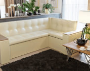 Sofa z miejscem do spania w kuchni