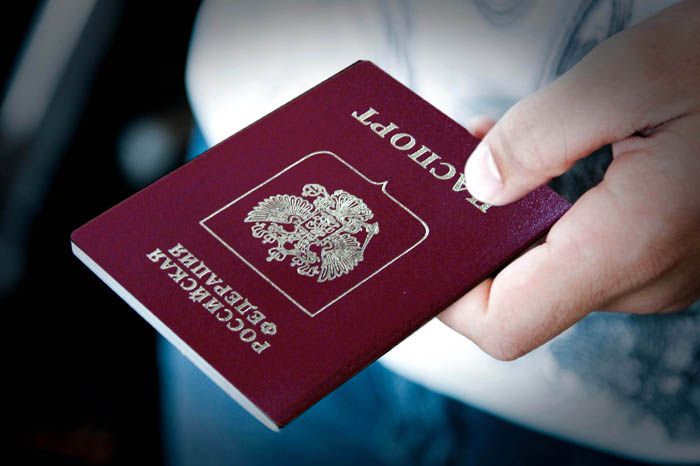 Además de la solicitud, necesitará un pasaporte y documentos de vivienda que confirmen el derecho de propiedad.