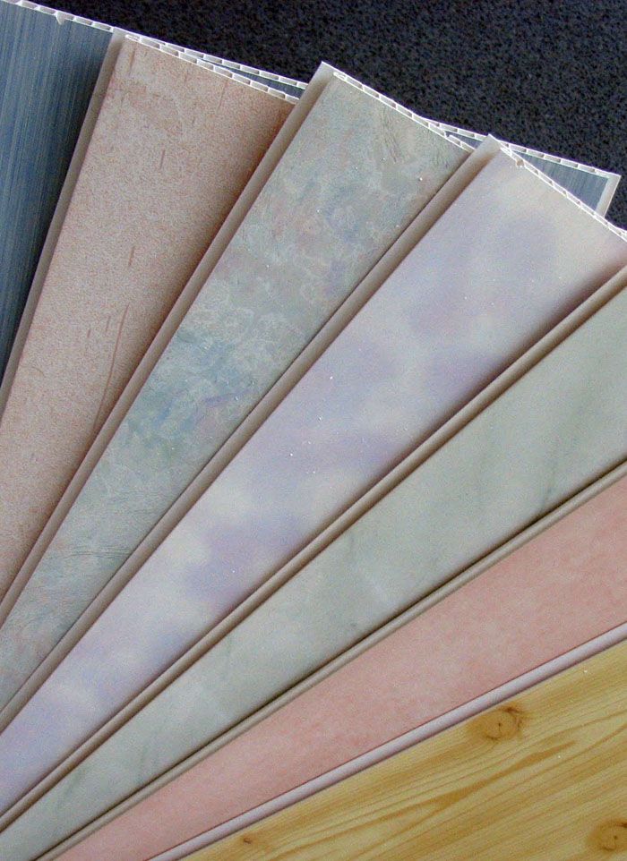 Deckendekoration mit Kunststoffplatten
