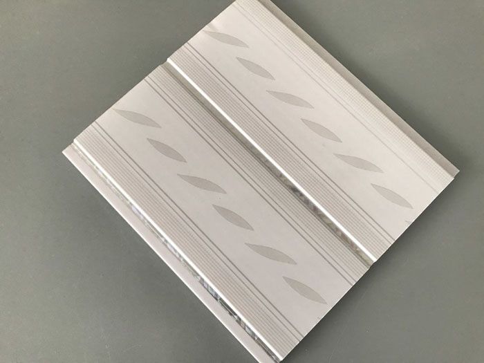 Mit der Zeichnung können Sie sich auf die Bereiche des Raums konzentrieren. Sie können einfach Panels mit einem Muster finden, das einen optischen Effekt erzeugt