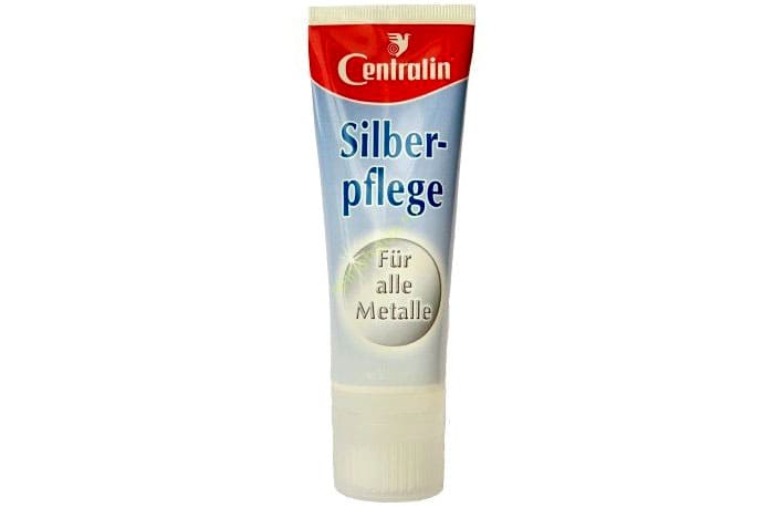 Silberpflege Centralin med polsk og silikon er i stand til å danne en film - et slikt lag vil forhindre rask farging av produktet i fremtiden