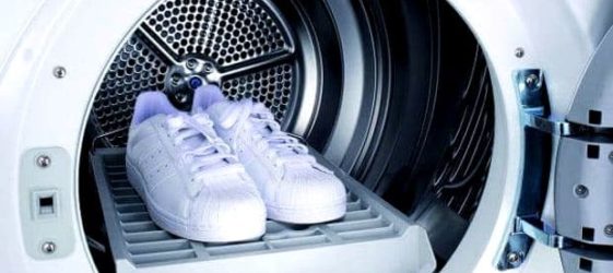 So waschen Sie Ihre Turnschuhe in der Maschine