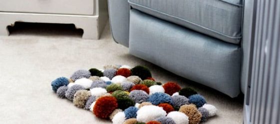 Dywan z pomponami DIY