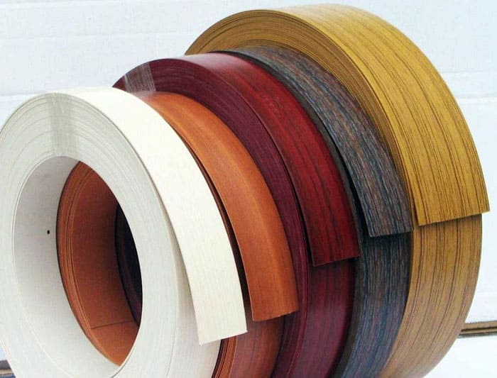 Die Kante gleitet aufgrund der Materialqualität sehr leicht, aber der PVC-Verschleiß ist immer noch recht hoch