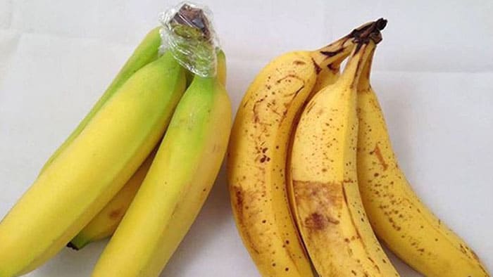 Conservazione delle banane: avvolgere la punta del fascio con nastro adesivo o pellicola trasparente