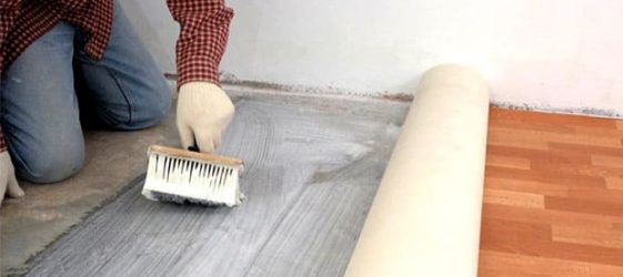 Wie man Kleber für Linoleum wählt