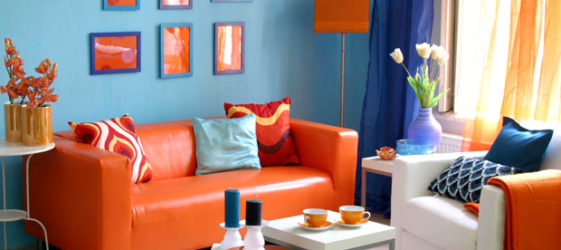 Kühle Farben und warme Farben im Innenraum