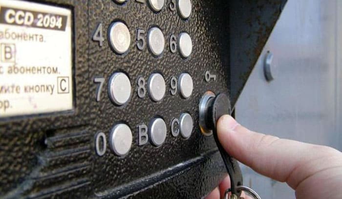 So öffnen Sie die Gegensprechanlage mit Metakom