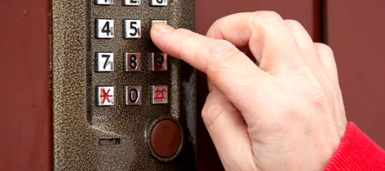 So öffnen Sie die Gegensprechanlage mit Metakom