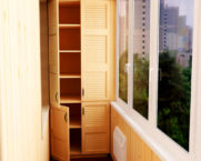 Garderobe på balkonen